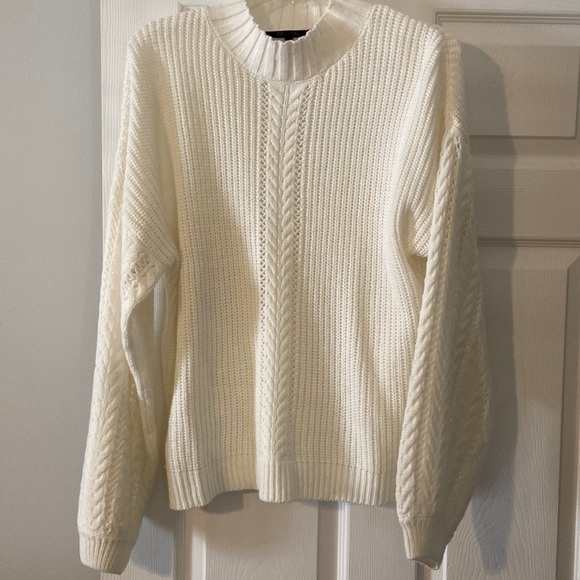 Olivia Sky Sweaters - Olivia Sky sweater very elegant size L preowned